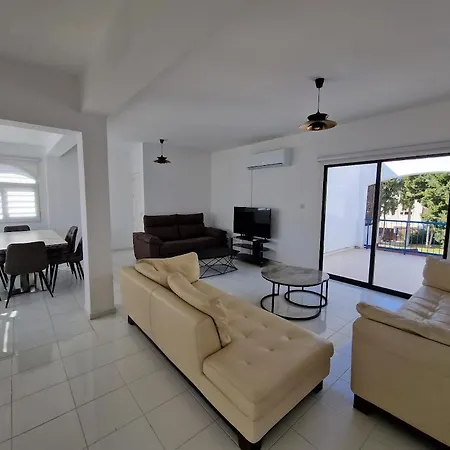 3 Bedroom Apartment, Natalia Centre, By Imh Europe Travel & Tours Paphos Exterior photo